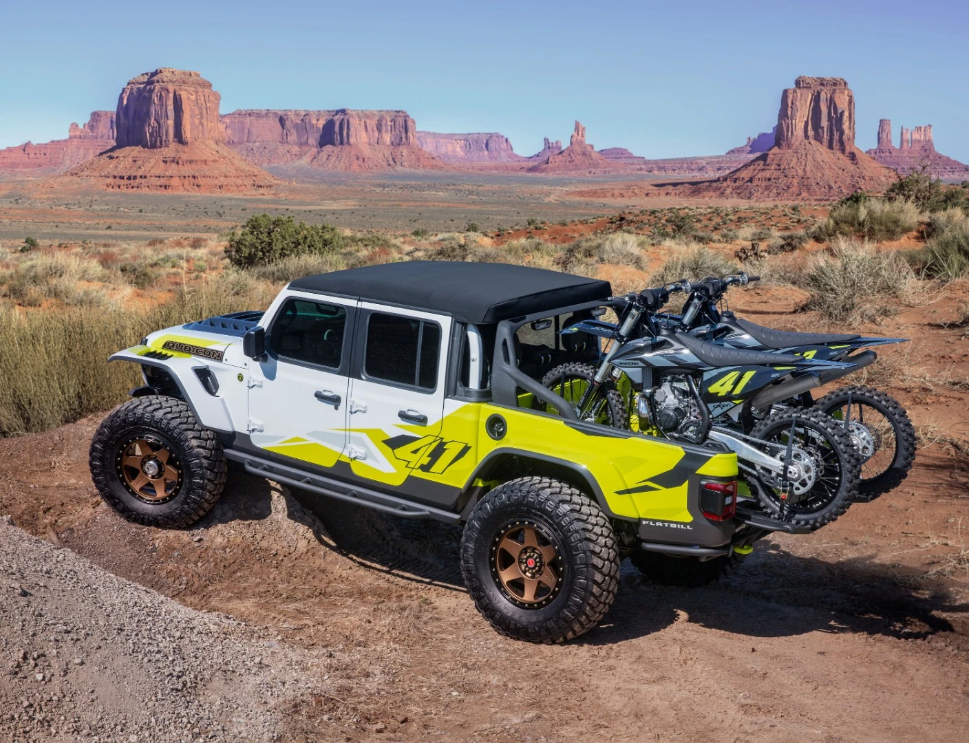 Jeep has already showed the Gladiator carrying a pair of dirt bikes, now it takes it to the next level with the Flatbill