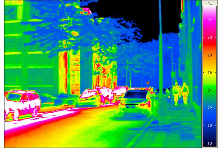 Photo taken by an infrared camera equipped with a temperature-sensitive detector showing the various temperature fields (Image: Fraunhofer IMS)