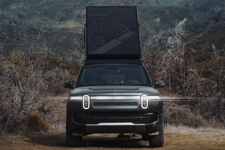 While extra slim on the drive, the Aeroblade offers 50 inches of headroom at its peak