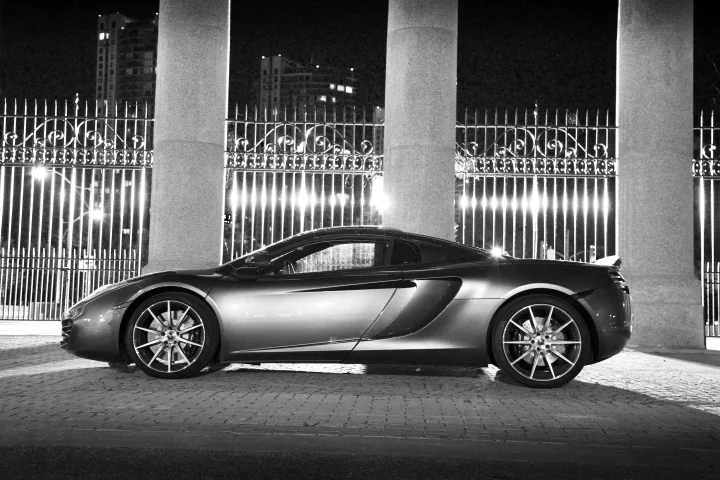 Brilliant drive: The 616 hp 12C Spider (Photo: Angus MacKenzie/gizmag.com)