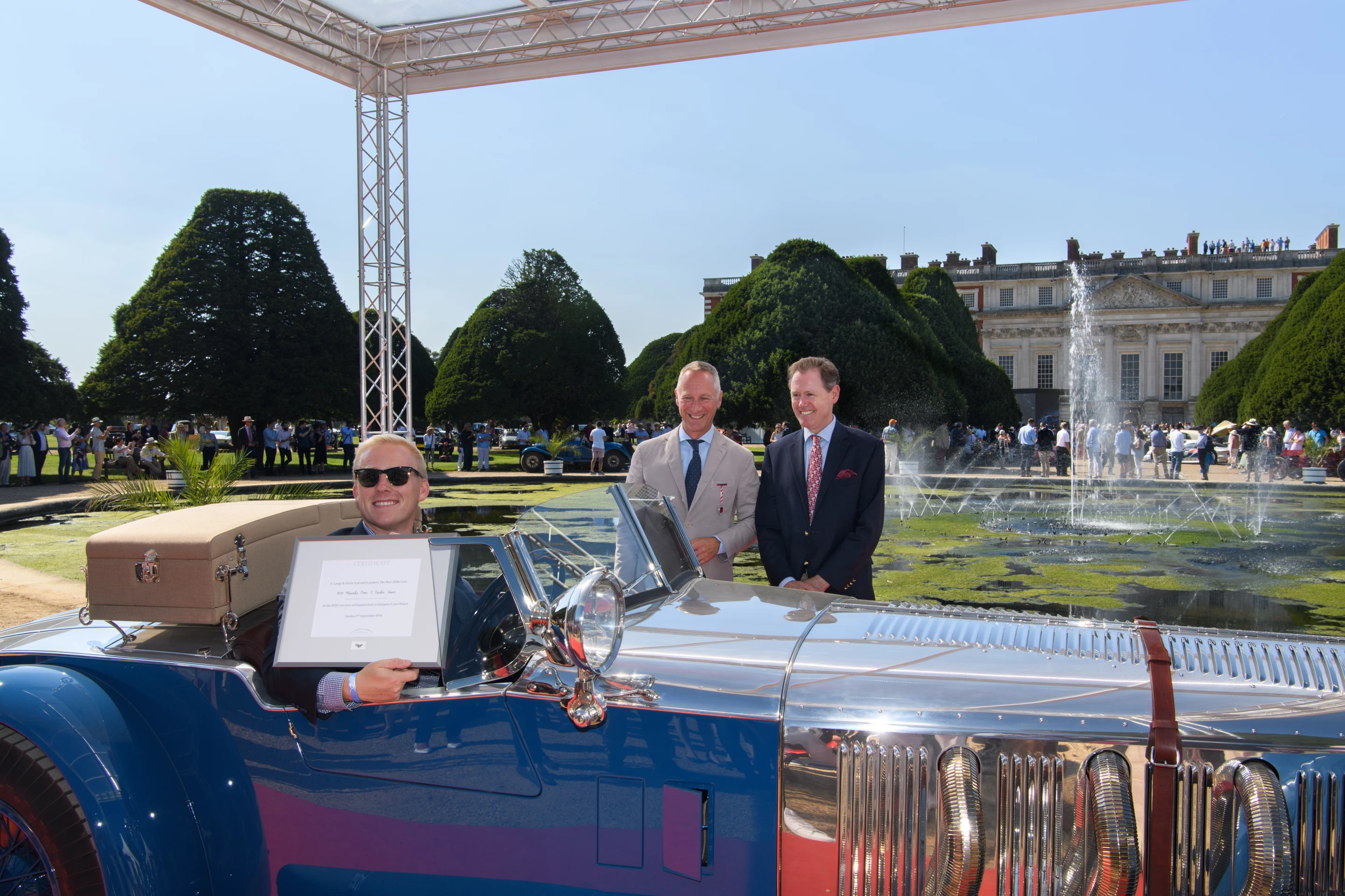 1928 Mercedes-Benz 680 S 'Boat Tail' Roadster by Barker | Winner: Concours of Elegance Hampton Court Palace (U.K.) | Owner: Bruce R. McCaw, Washington, USA | Specifications: 6,789 cc SOHC supercharged inline six-cylinder engine • 130 horsepower (hp), 180 hp with supercharger engaged • 4-speed manual gearbox • Leaf-sprung solid front axle, leaf-sprung live rear axle • Four-wheel hydraulic drum brakes