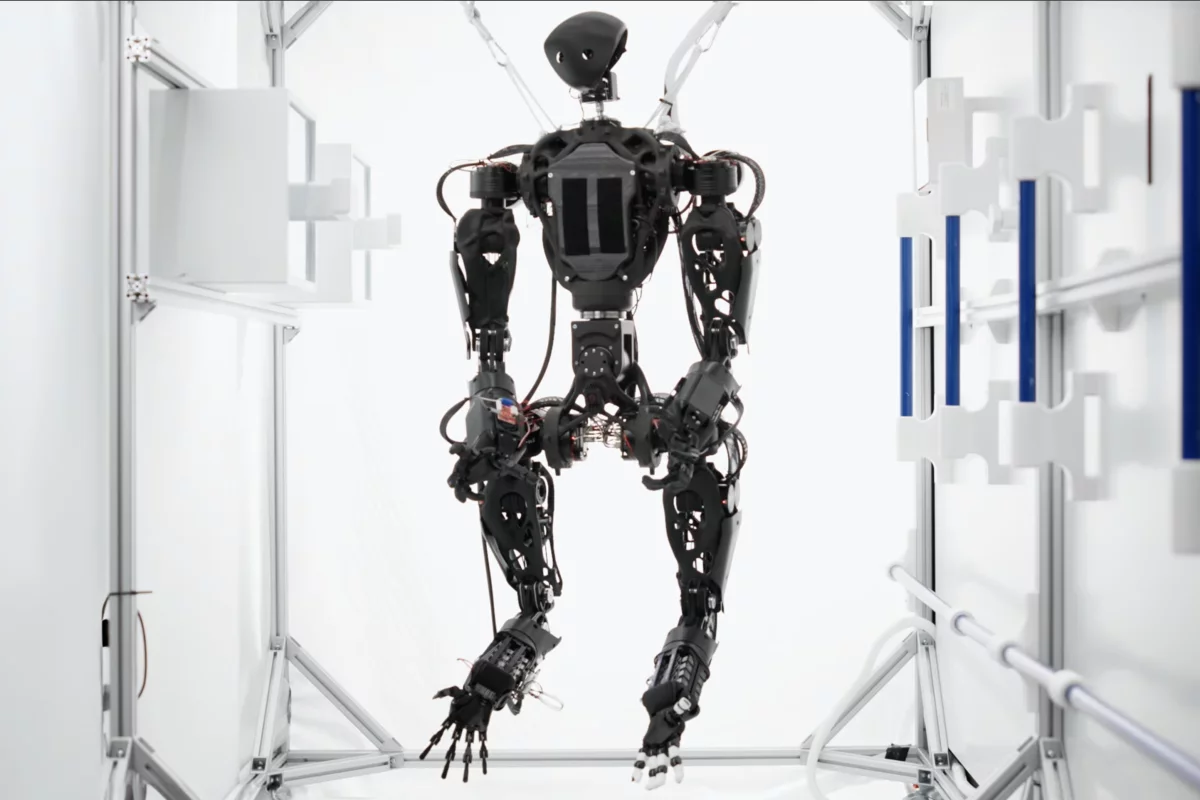 Space-bound humanoid takes a four-armed approach to astronaut assistance