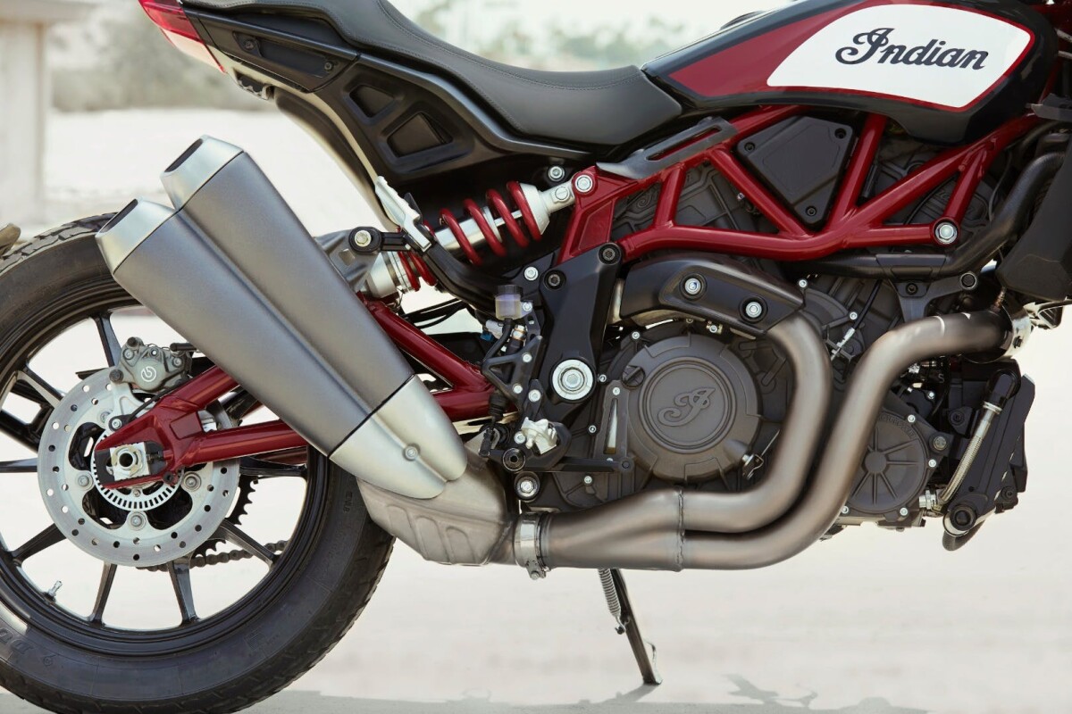 The FTR1200 S Streetbike: prominent trellis frame and angled exhausts