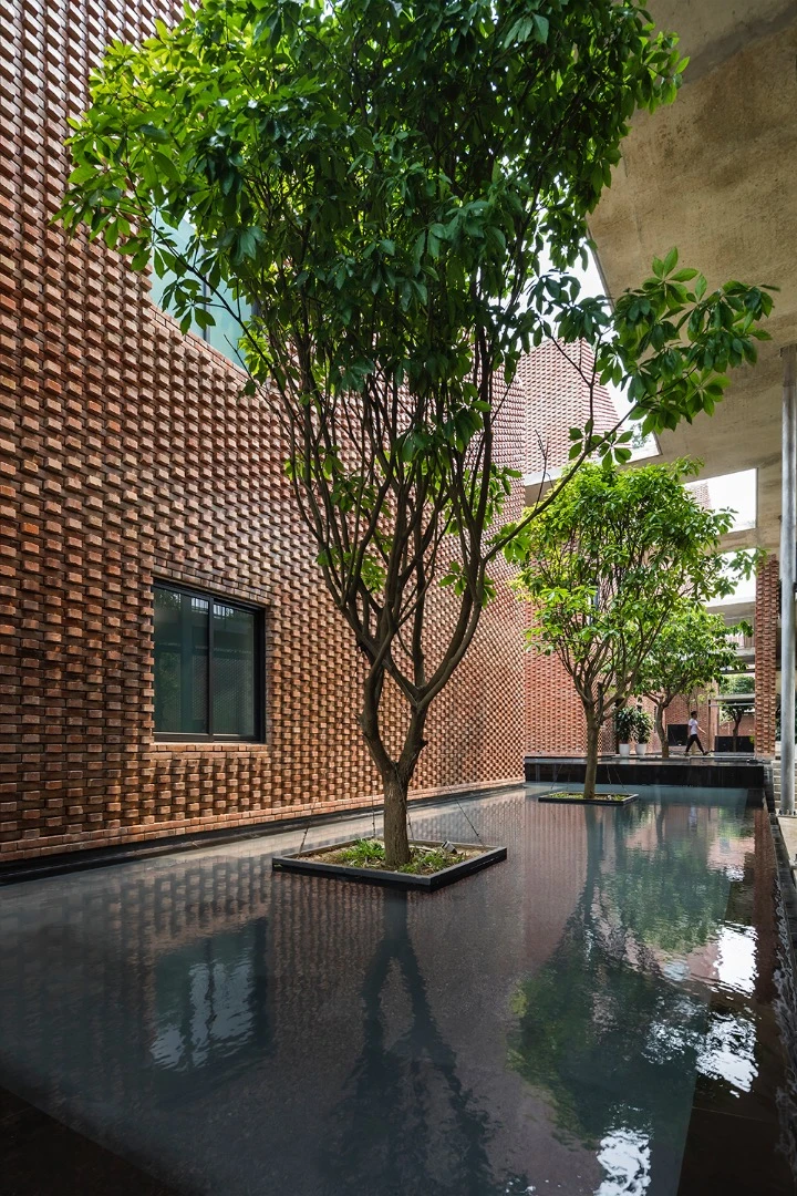The Viettel Academy Educational Centre includes water features