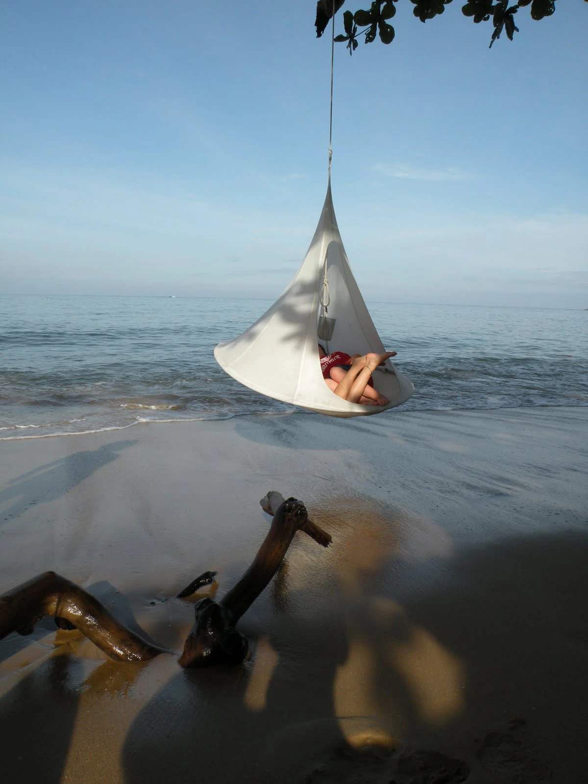 Cacoon can be hung anywhere by a single point, making the range of possible locations wide and varied