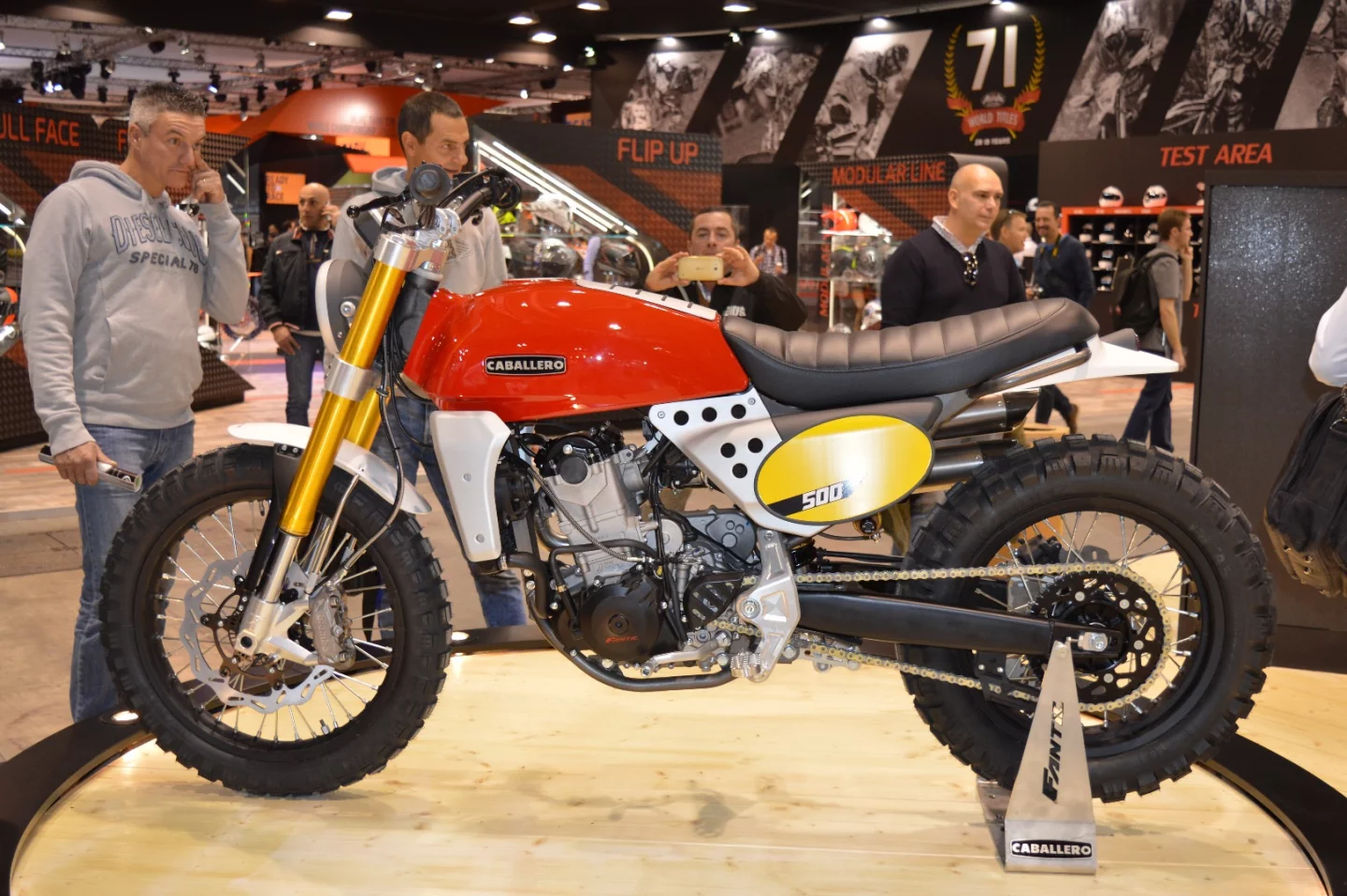 Fantic Motor unveiled the Caballero, a tribute to the 1970 50 cc model, that will be produced in three versions: 125, 250 and 500 cc, all powered by Fantic's single-cylinder engines