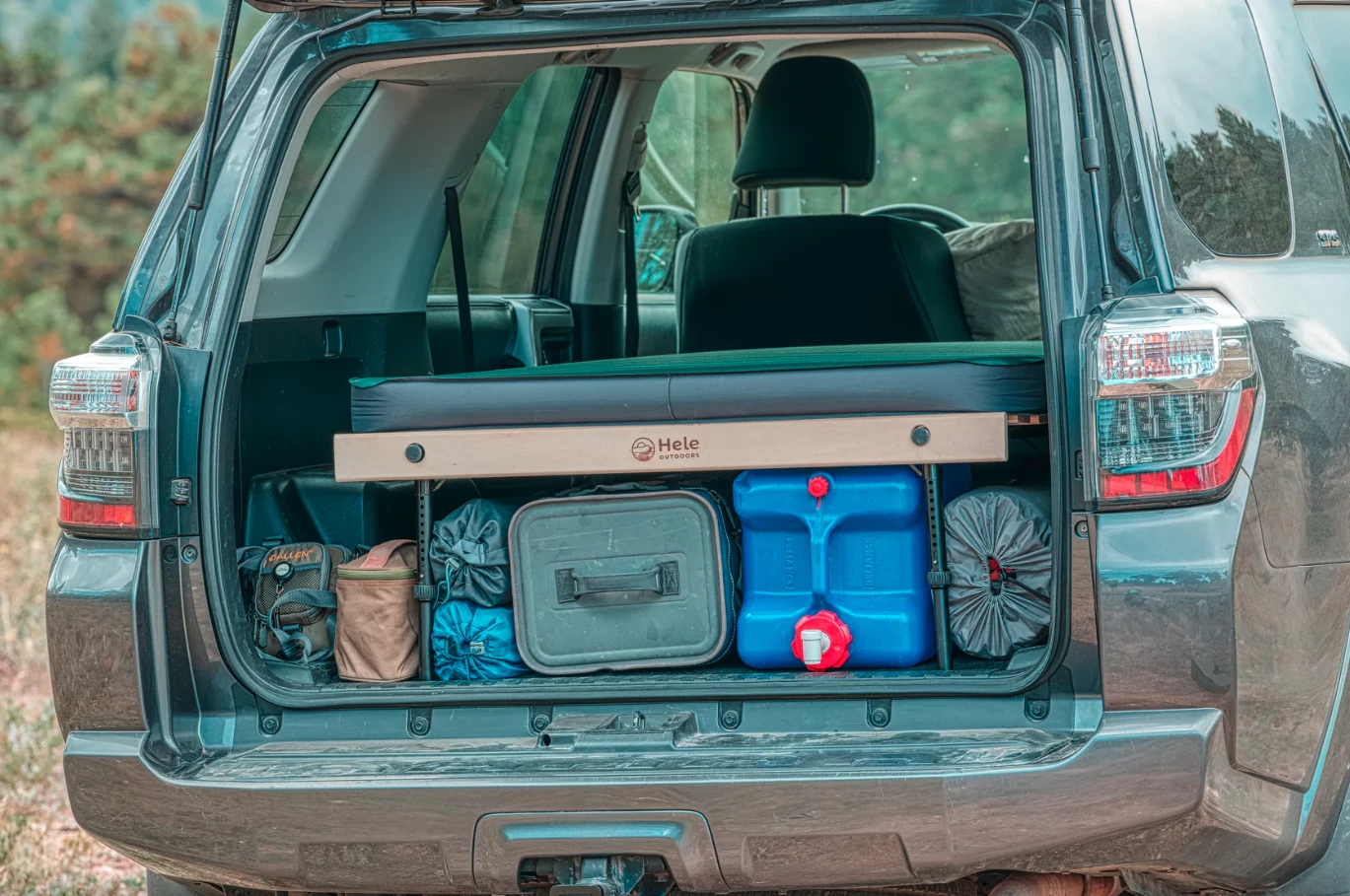 Adjust the height of the Hele Solo or Duo system at 1/2-in increments to find the best combination of headroom and under-bed storage