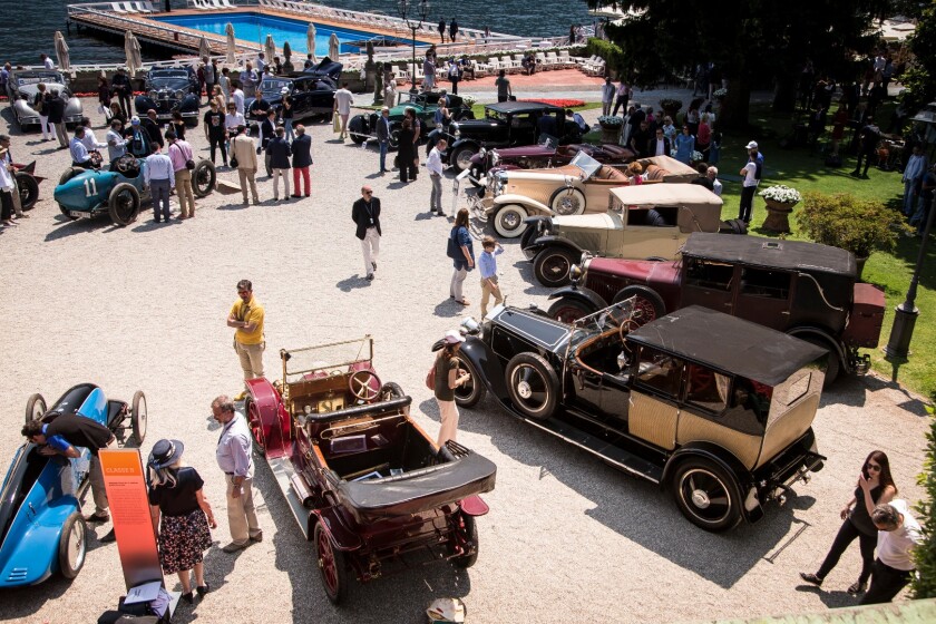 The competitors from Classes A and B grouped together on the shores of Lake Como