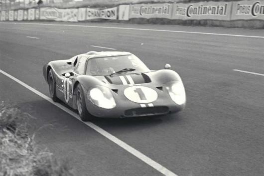 Le Mans 1967 - Dan at speed in the GT40