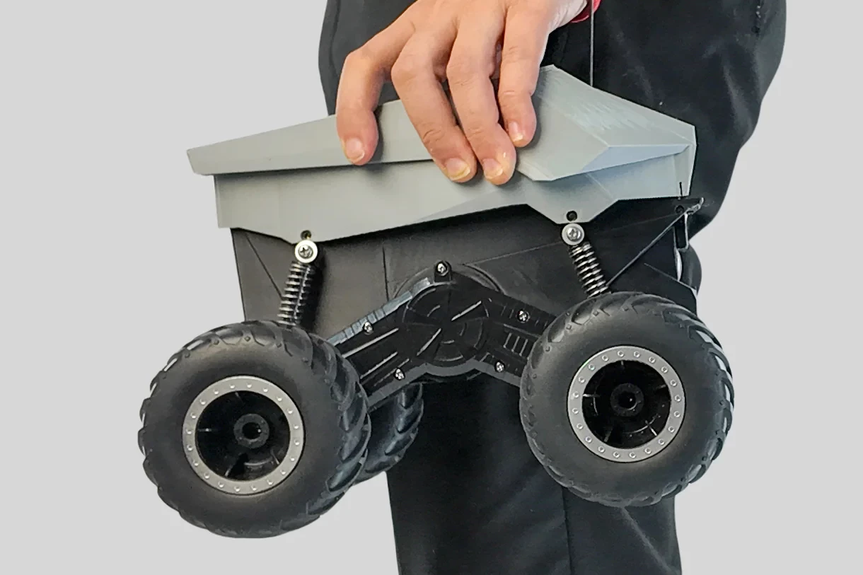 The EarthRover Mini + weighs in at 4.5 kg (9.9 lb)