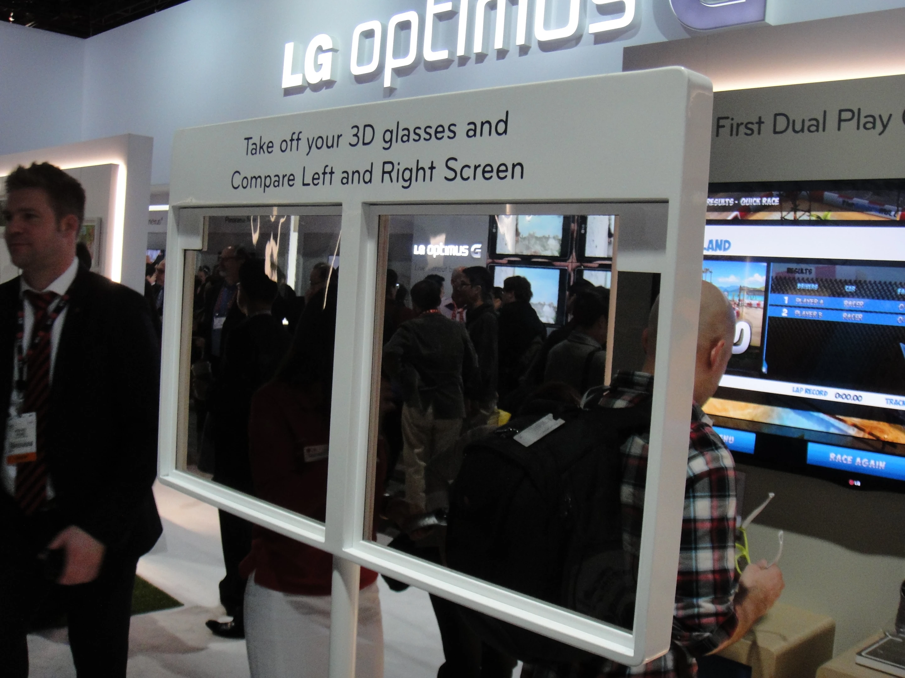 The divider for LG's Dual Play TV game