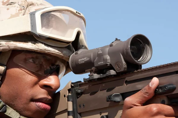 The ELCAN switches easily between magnifications