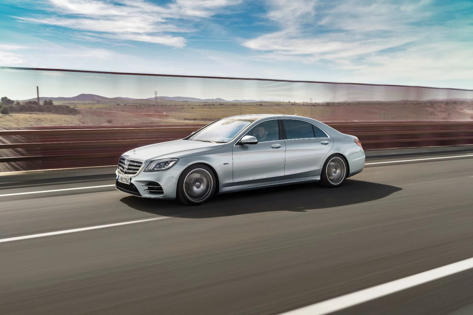 The clever hybrid gear under the skin doesn't change the fact this is a luxurious Mercedes S-Class