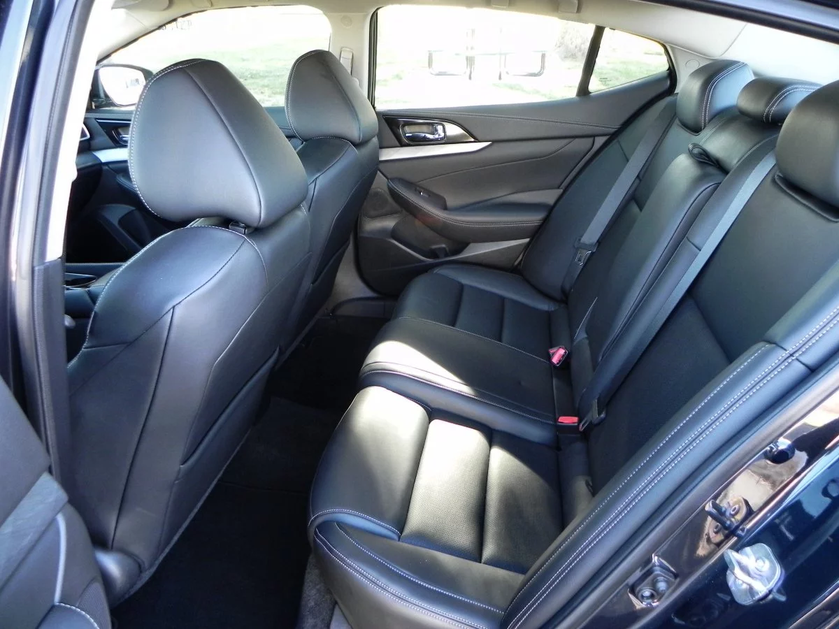It’s in the rear of the 2016 Maxima that we see the price paid for the forward-looking design