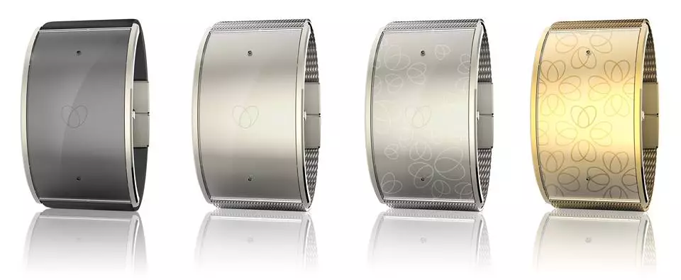 Safelet is activated by pressing the two side buttons simultaneously, while a microphone can record everything happening