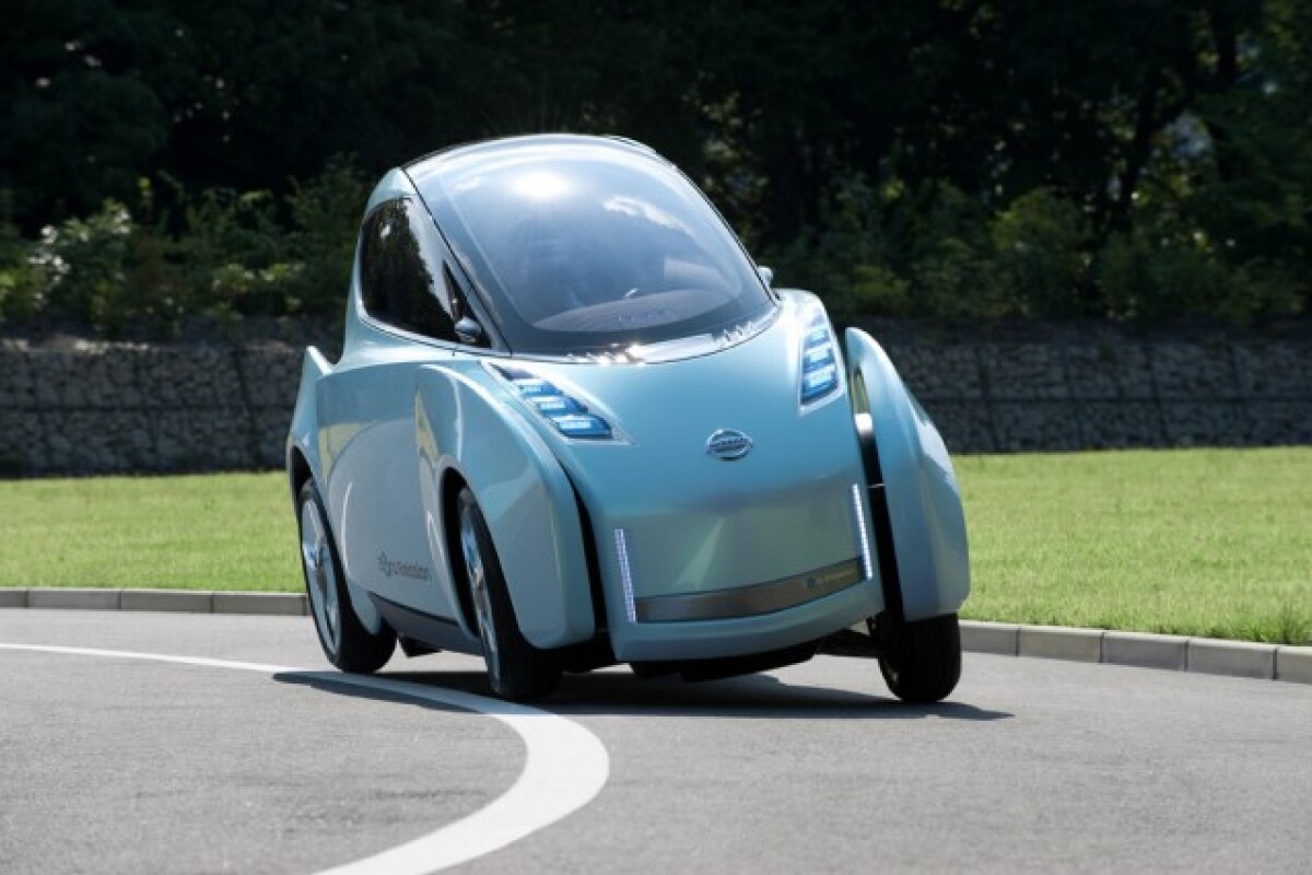 Nissan to show half-width 'Land Glider' tilting electric vehicle at the Tokyo Motor Show