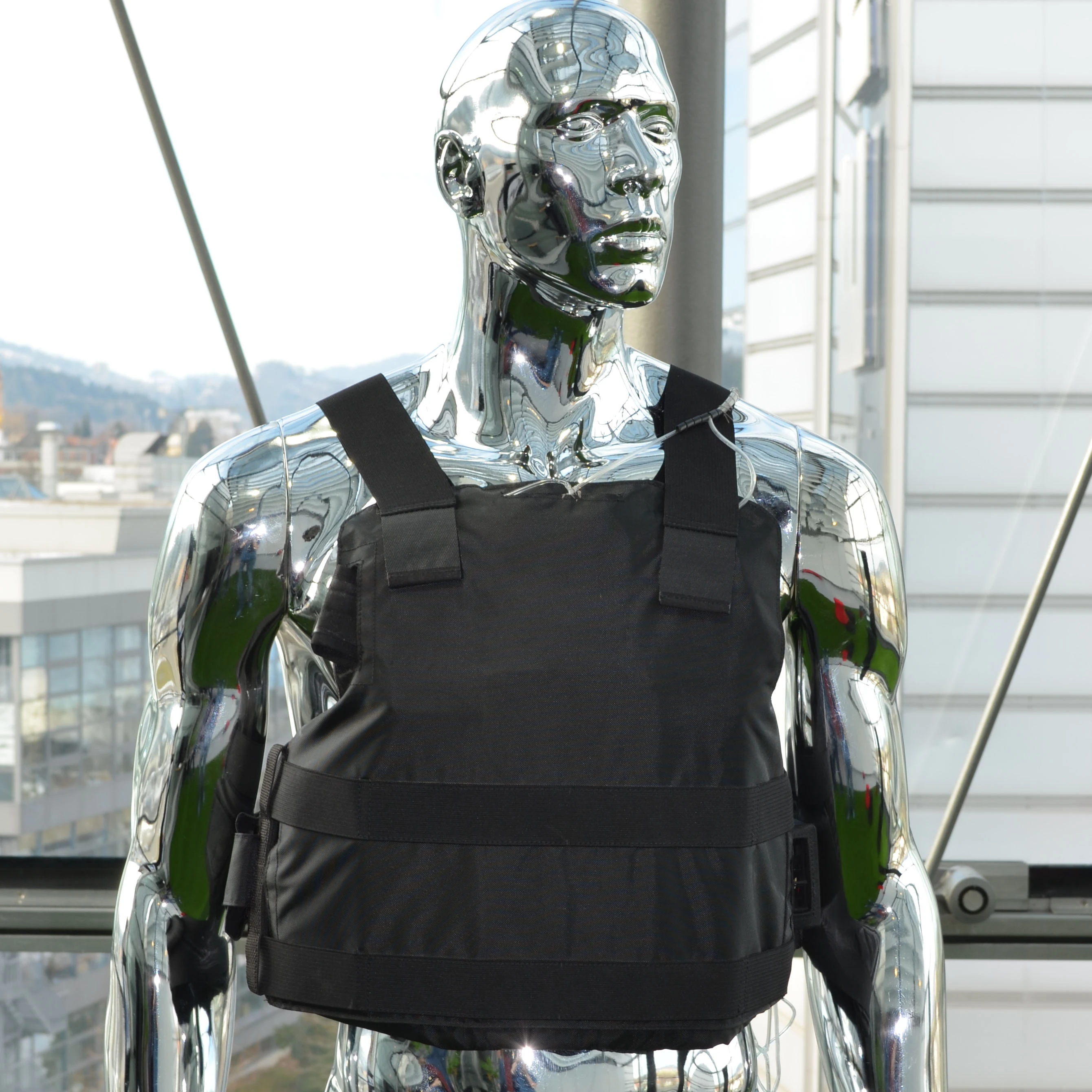 Empa's air-conditioned bulletproof vest