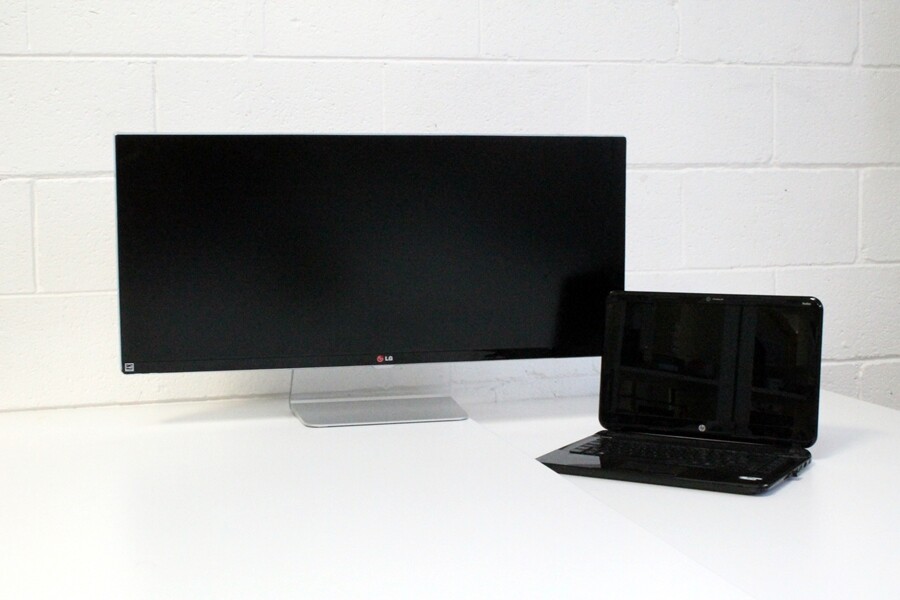 The ultrawide 34UM95-P is ideal for work with video, graphics or music sequencers (Photo: Stu Robarts/Gizmag)