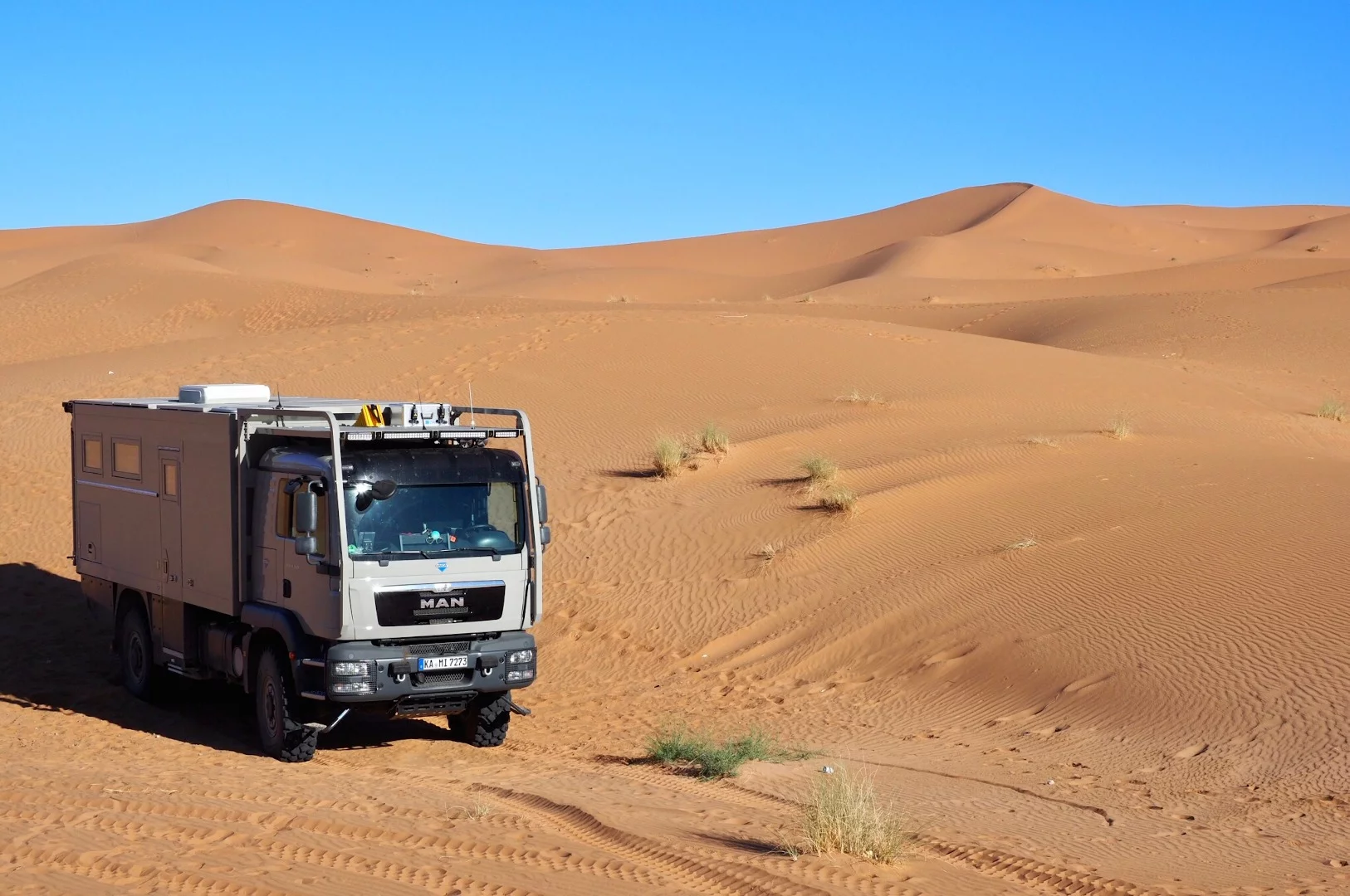 To prevent slippage on wet, slick, shifty terrain, the MAN MD57 comes with a 4WD system with front, rear and center differential lockers