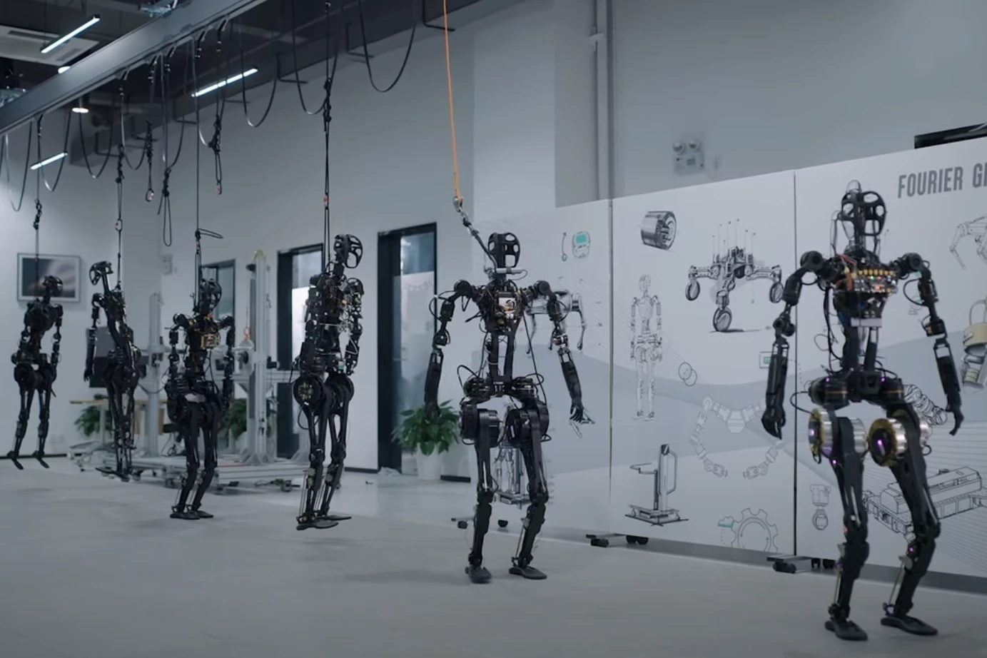 Fourier is working to ship 100 GR-1 robots to early customers by the end of the year