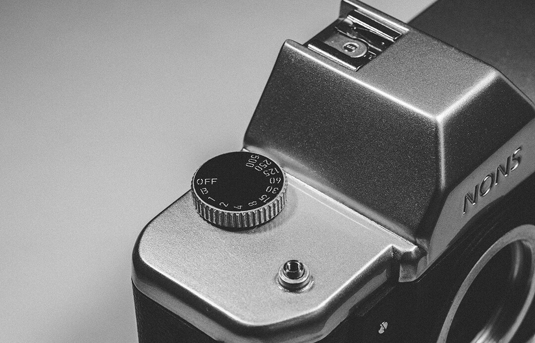 SL42 camera combines instant film with SLR body