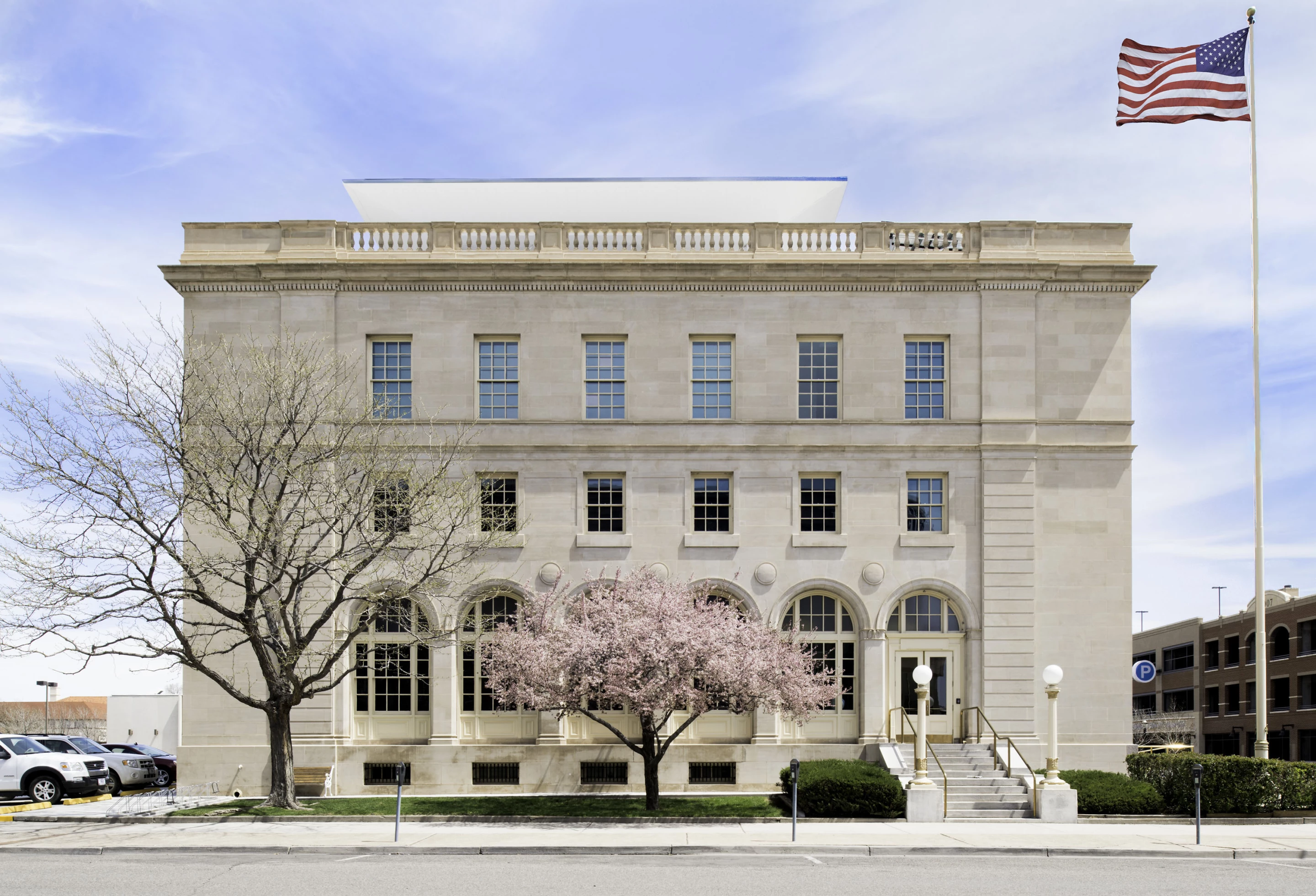 The Wayne N. Aspinall Federal Building and U.S. Courthouse was redesigned by Westlake Reed Leskosky and The Beck Group (Photo: Kevin G. Reeves)