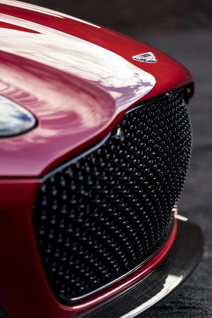 Giant front grille is inspired by the shape of honeycomb