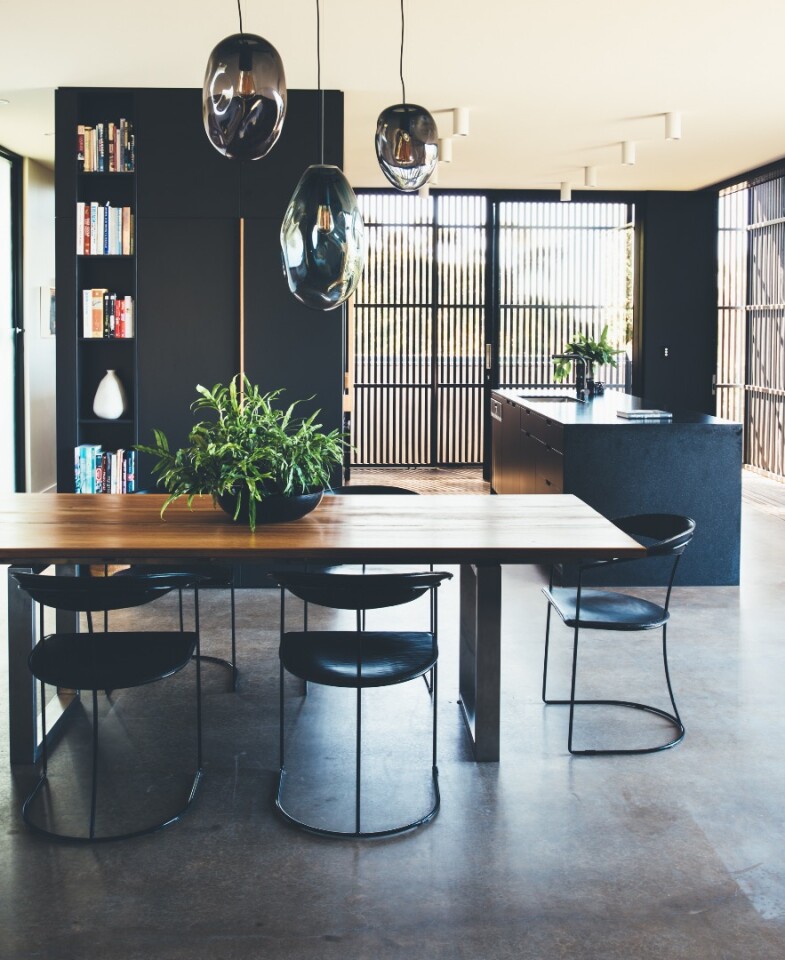 The kitchen and dining area in Tinbeerwah House