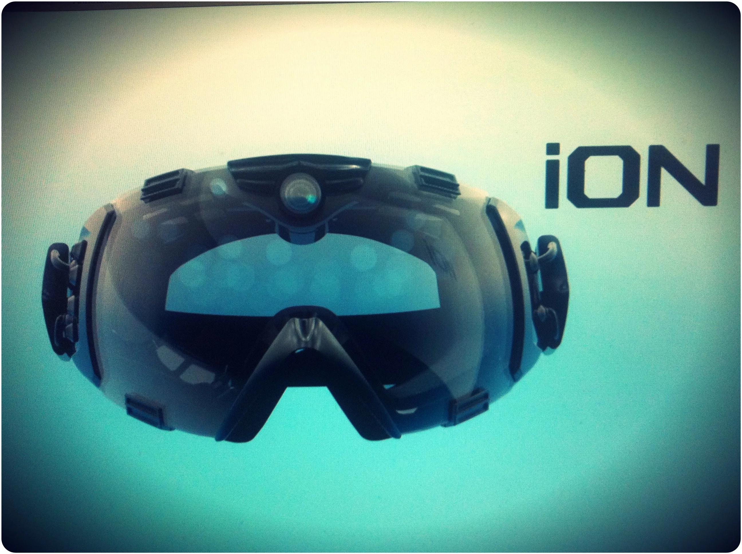 HD Camera and ski goggles combine in the Zeal iON