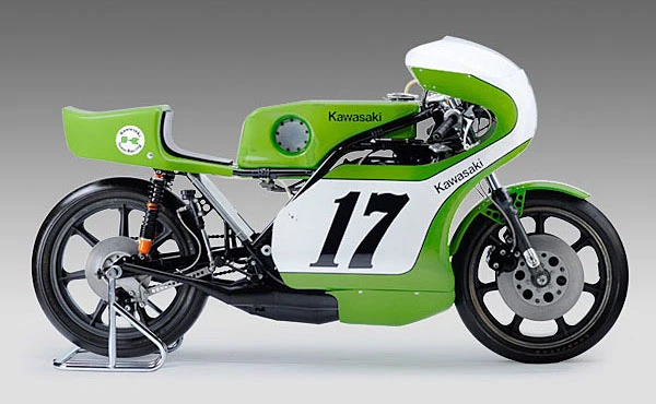 The Kawasaki three-cylinder 750 two-stroke was a beast, timed at 191 mph through Selby