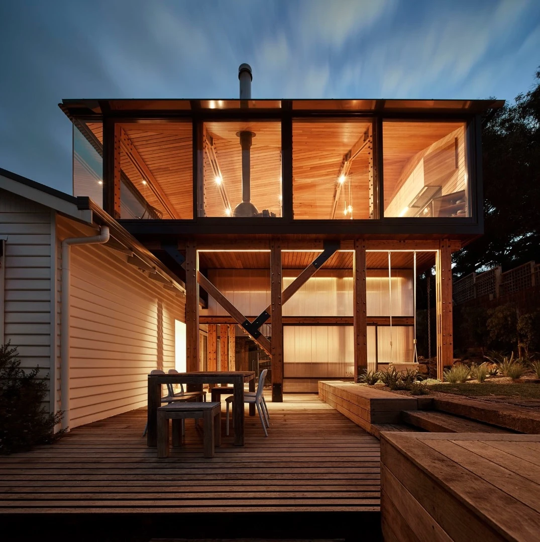 Dorman House features polycarbonate sheeting to create a simple and utilitarian space