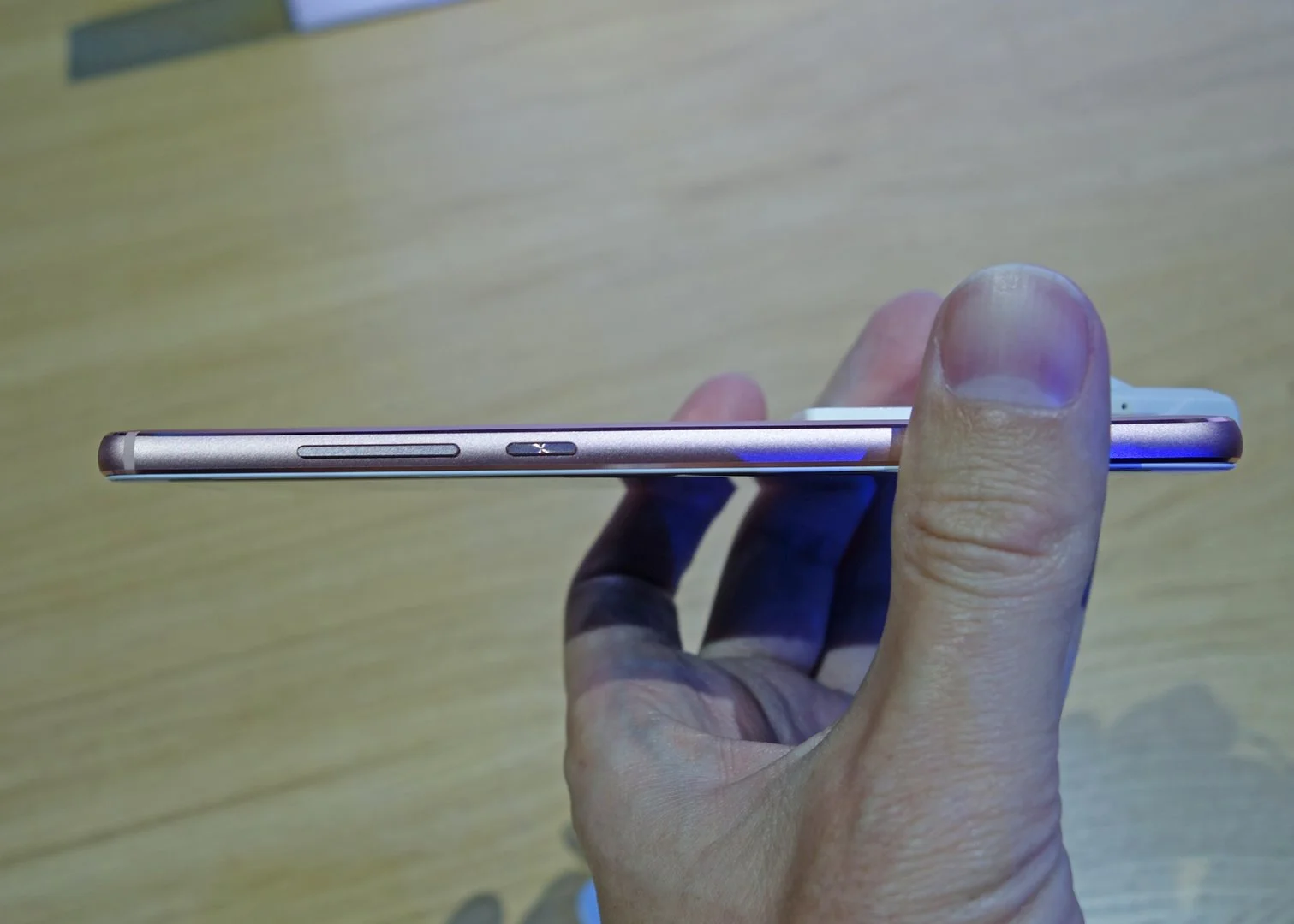 And at 7.3 mm it's not going to add much of a bulge to your pocket (Nova Plus shown)