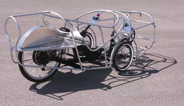 A view of the frame, before the aluminum panels were applied