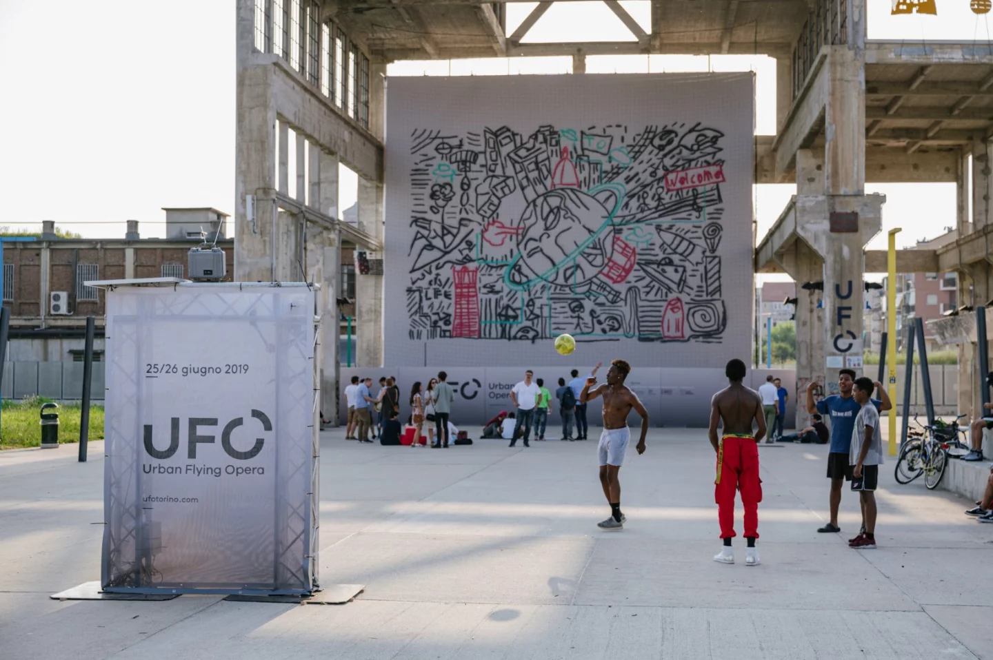 The finished UFO-Urban Flying Opera painting