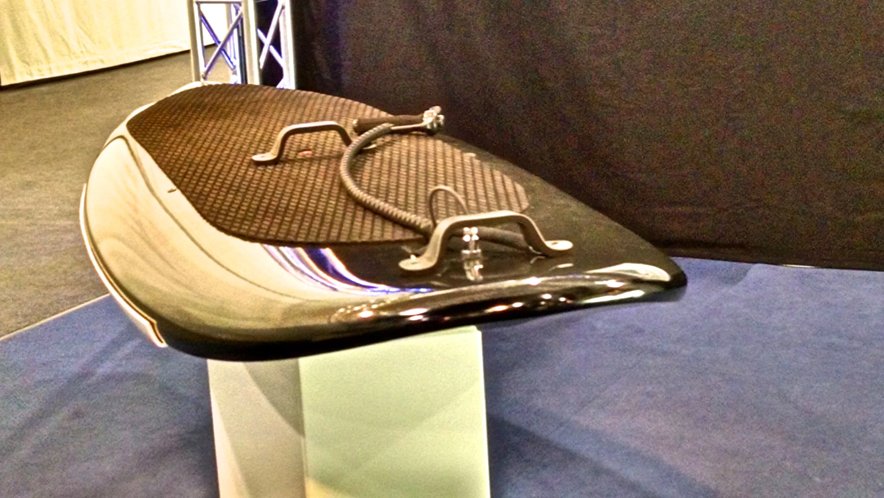 The Lampuga has a simple tethered hand throttle (Photo: C.C. Weiss/Gizmag)