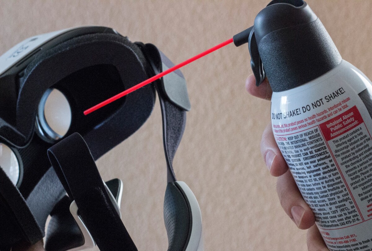 You'll need to regularly clean your headset, to avoid getting dust particles in your field of view (Photo: Will Shanklin/Gizmag.com)