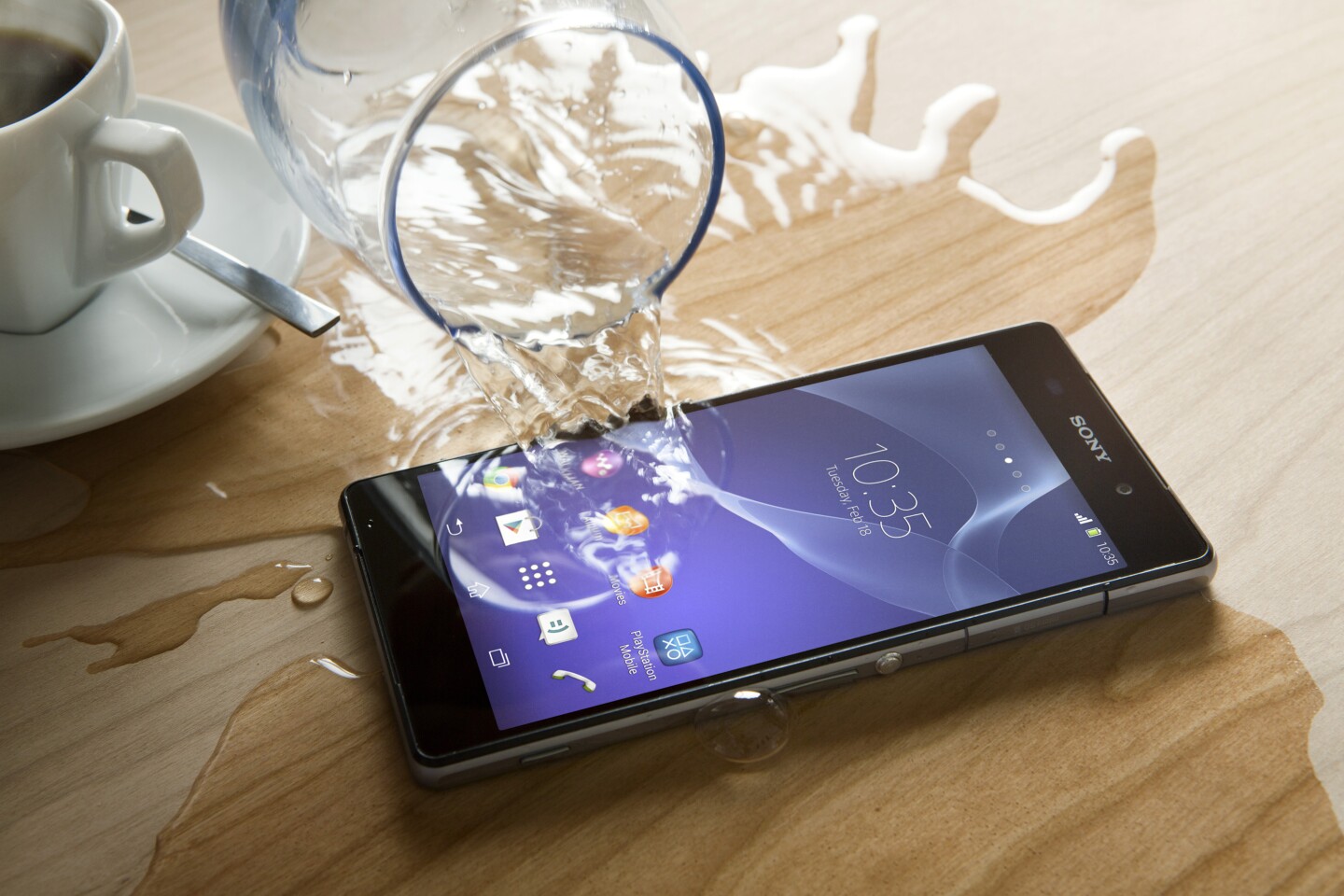 Like other Xperia handsets, the Z2 features waterproofing technology