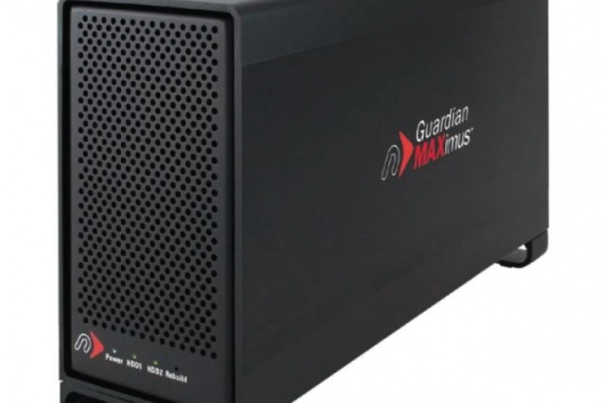 Newertech's Guardian MAXimus RAID back-up system - plug and play through FireWire or USB.