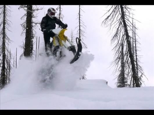 The 2moto snowbike kit in action