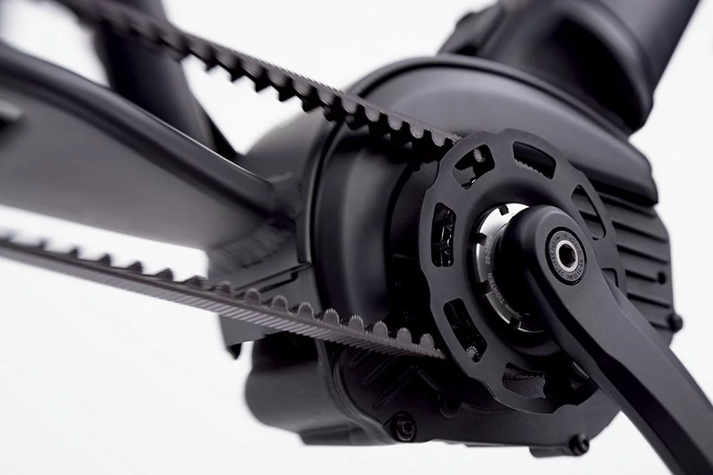 The Café Moto Go! features a mid-mounted Bosch Performance Speed motor and in-tube 500 Wh battery