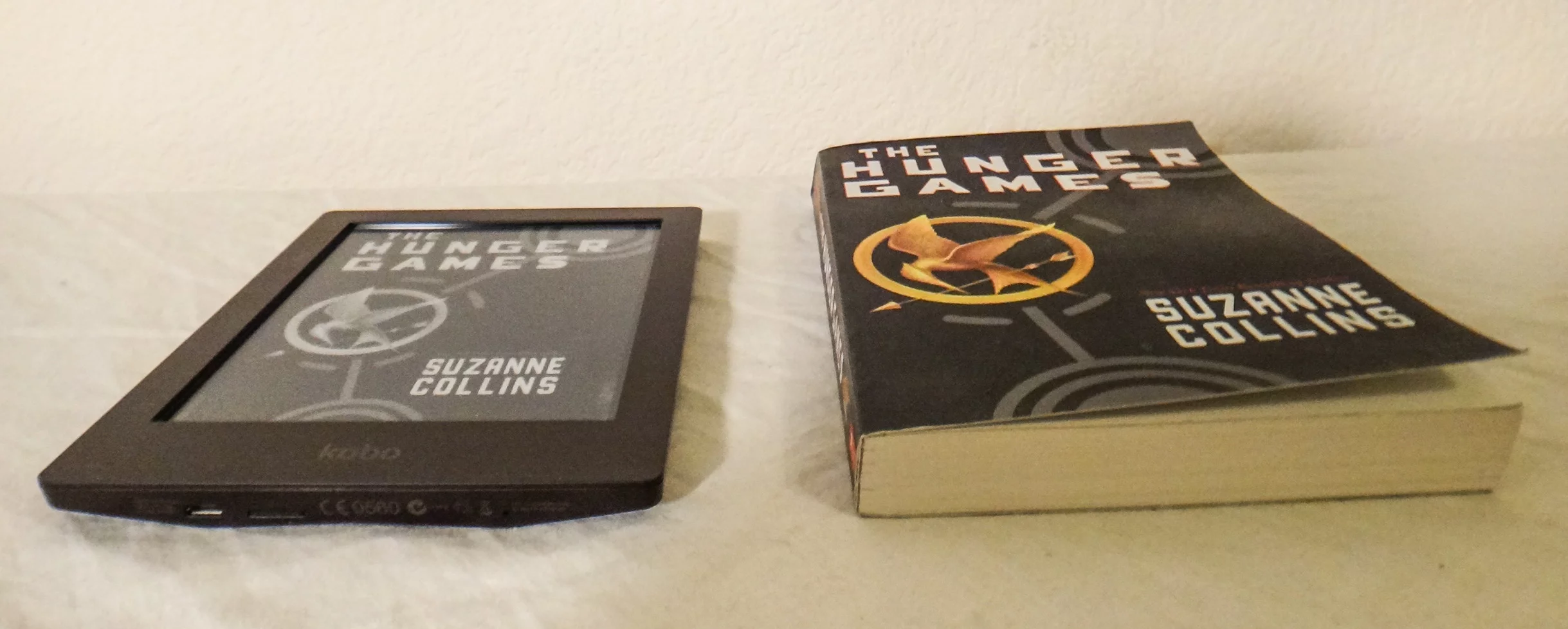 When showing a book cover or some other picture, the image on the e-reader ends up looking less like a digital display and more like a framed black-and-white print