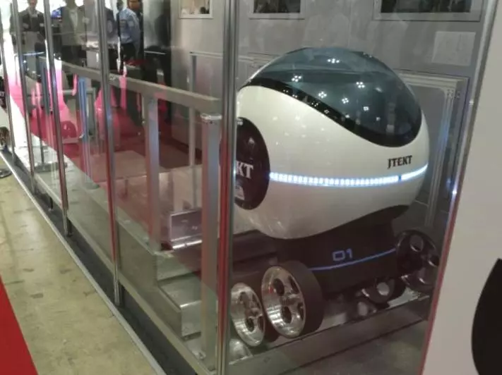 JTEKT demonstrated the NOBOROT's stair-climbing capabilities at JIMTOF 2012