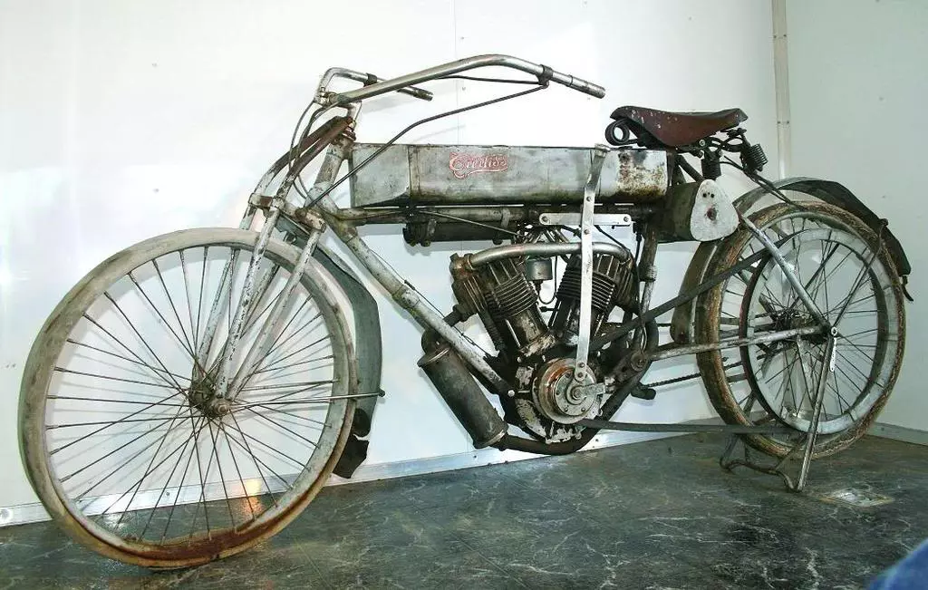 Curtiss was in the saddle of the motorcycles which set land speed records in 1903 and 1907