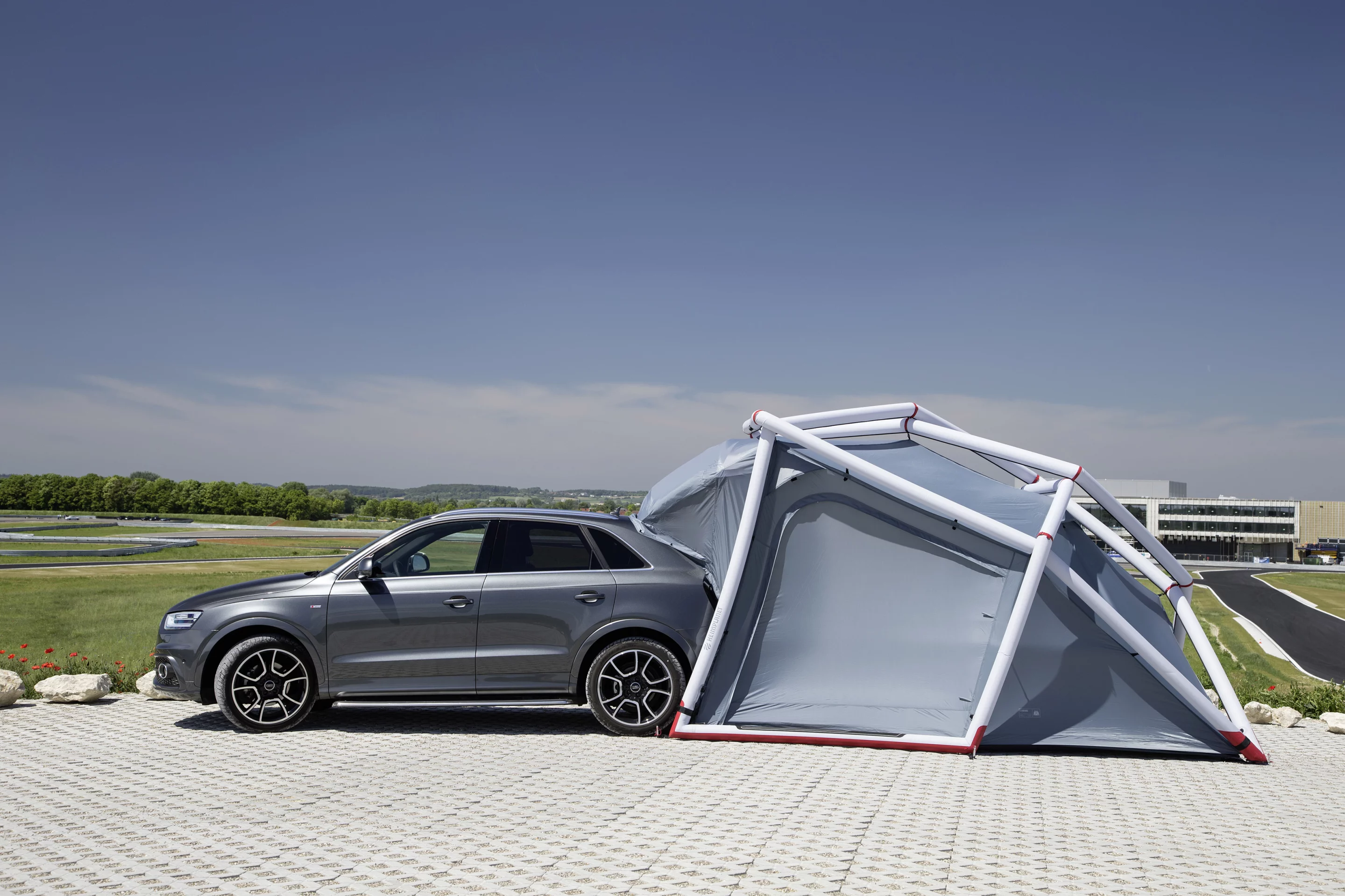 Audi Q3 with Heimplanet tent