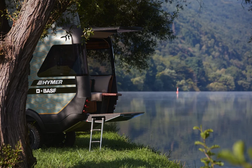 The rear deck is almost like a drop-down swimming platform on a boat