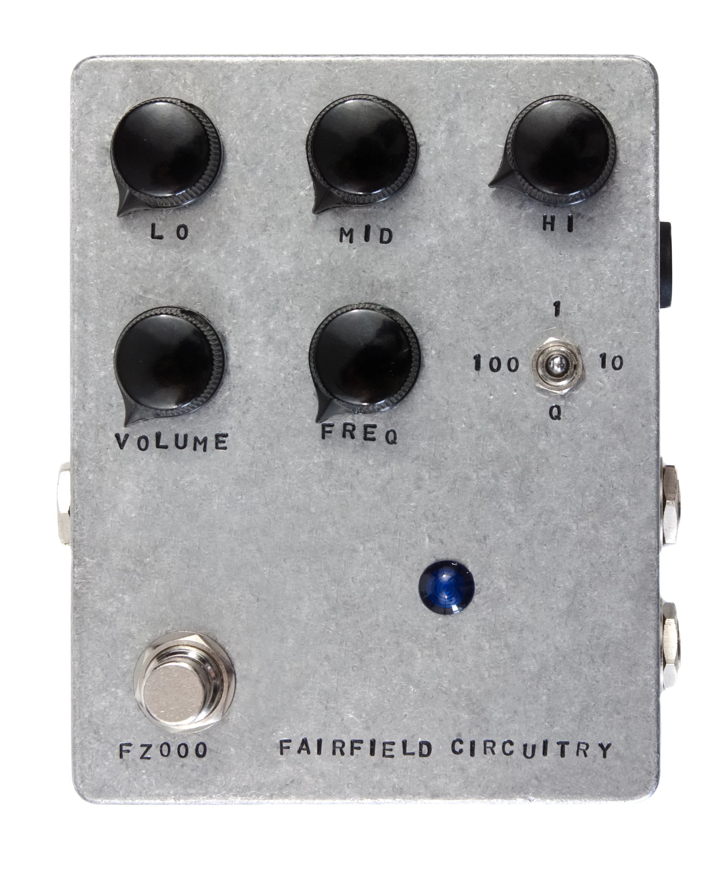 The input signal is split into three and sent to lo, mid and hi fuzz pots. The frequency of the signal can also be tweaked, as well as its position in the overall sound.