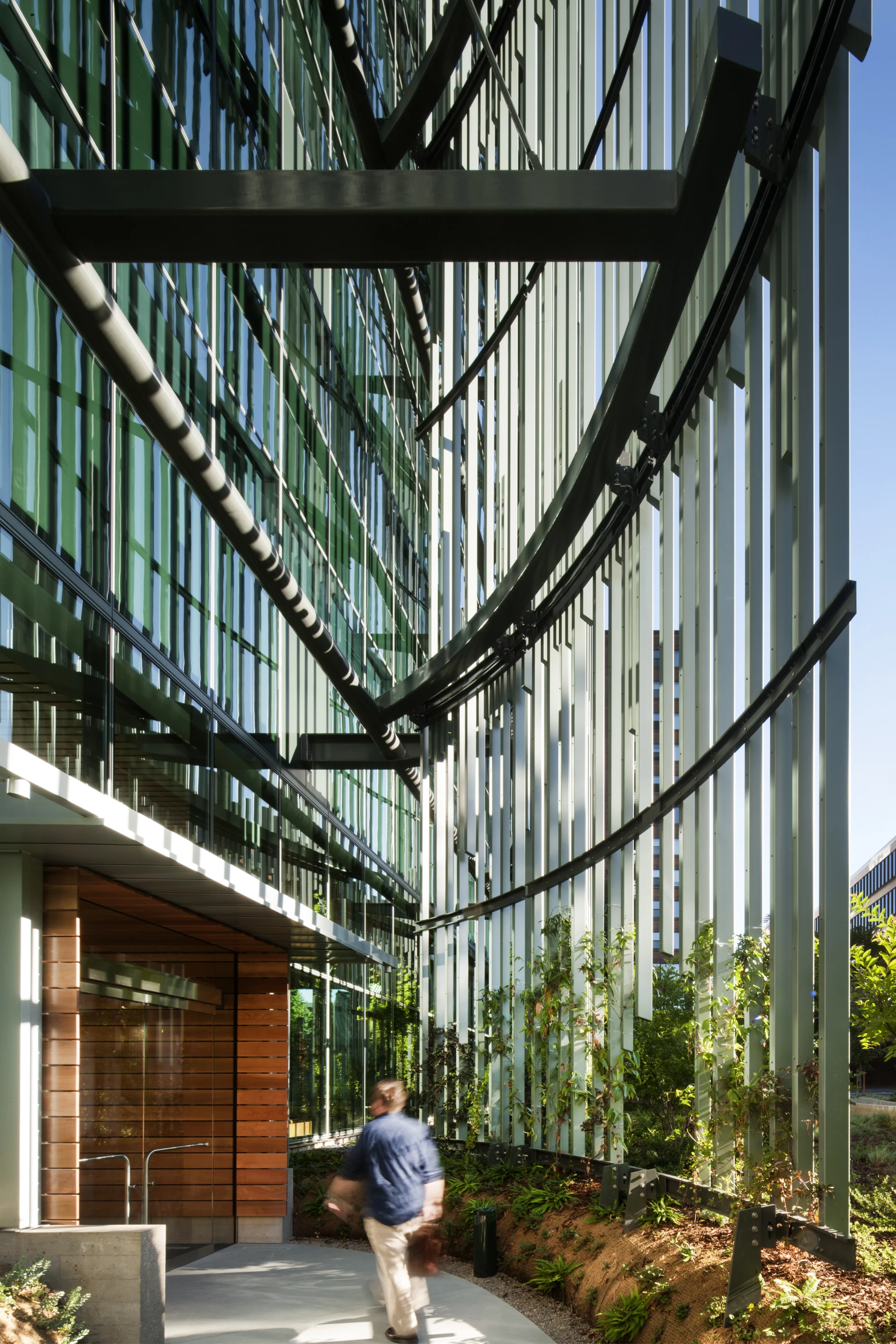 Originally constructed in 1975 by Skidmore, Owings and Merrill, the recent modernization by SERA Architects and Cutler Anderson Architects sought to update the Edith Green-Wendell Wyatt (EGWW) Federal Building (Photo: Nic Lehoux)