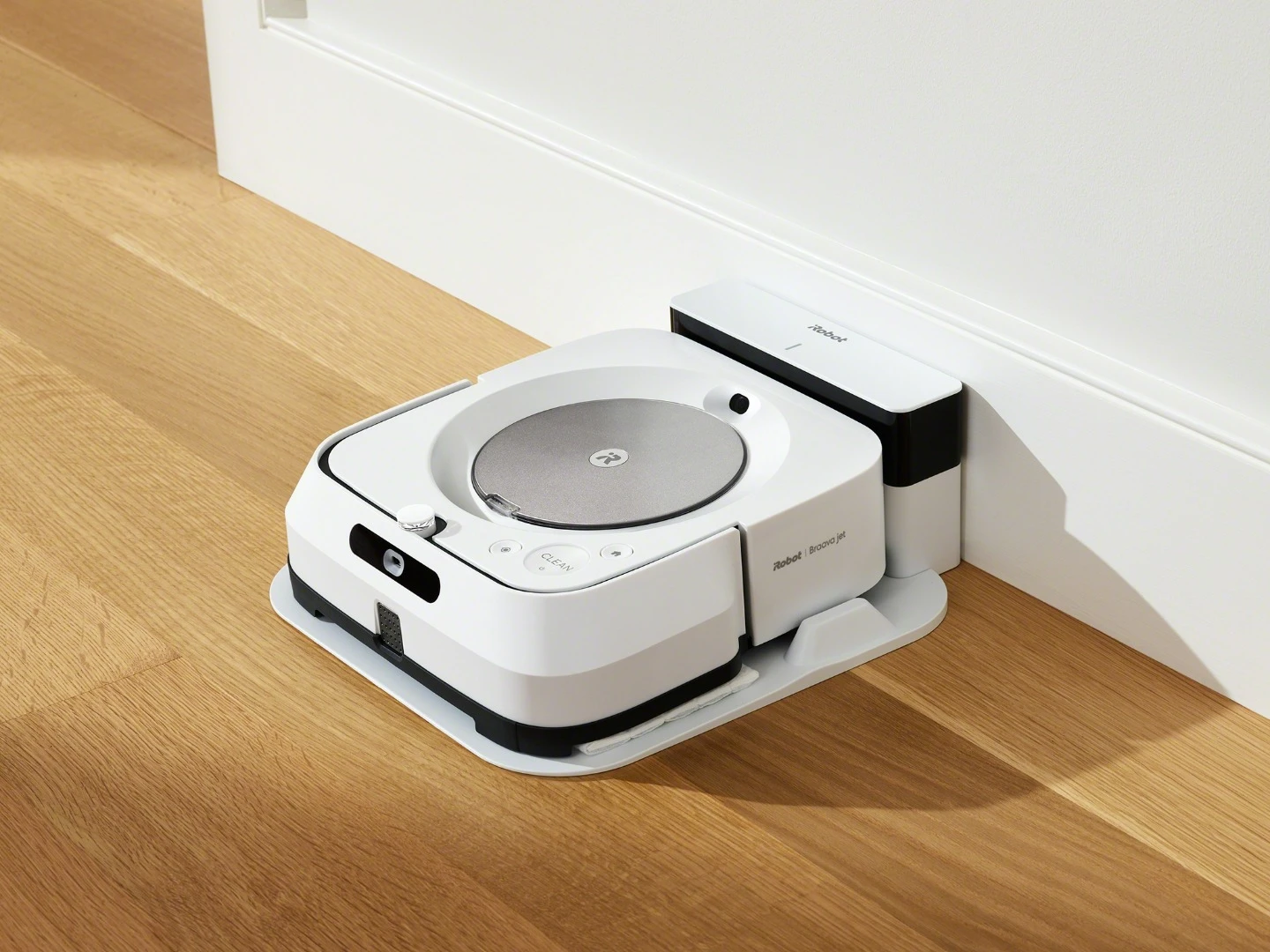 The Braava jet m6 in charging mode