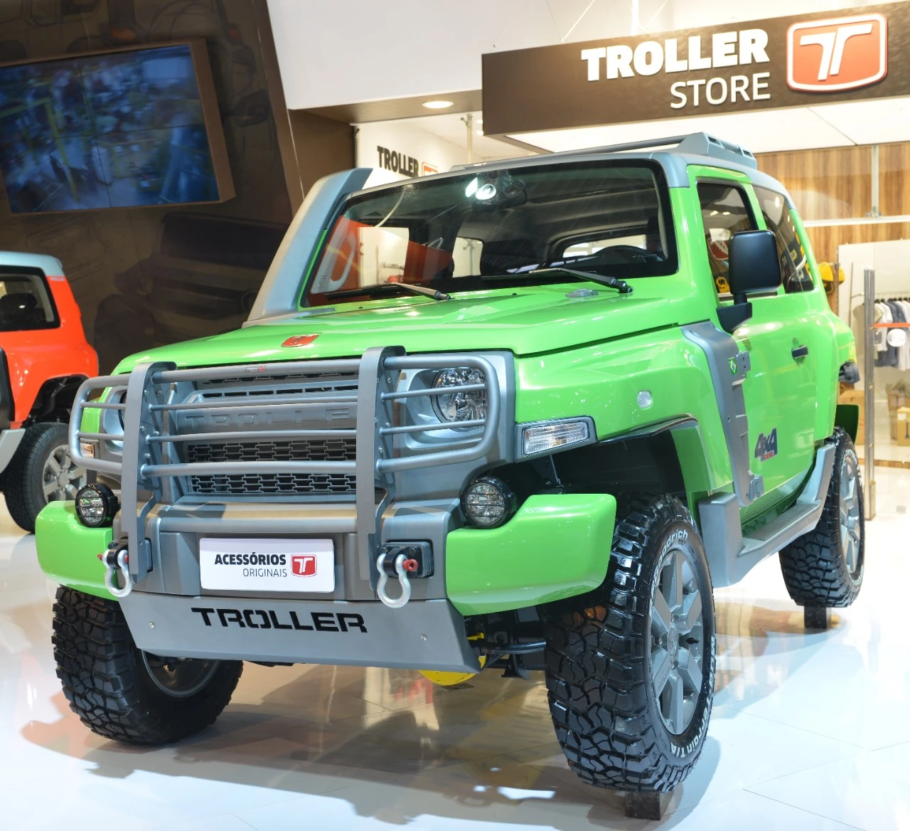 An accessorized T4