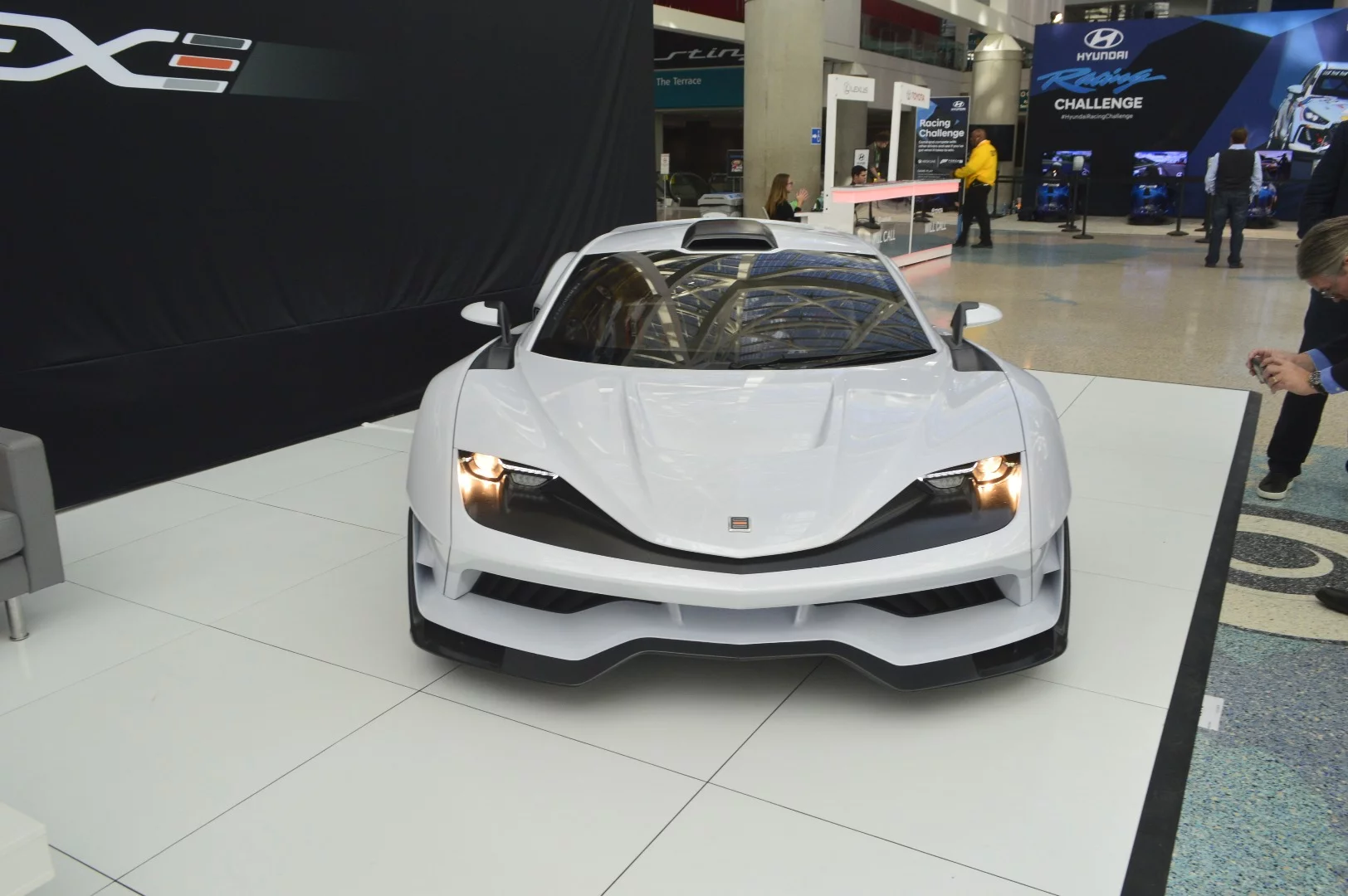 Aria's new FXE hypercar that made its debut at the 2017 LA Auto Show